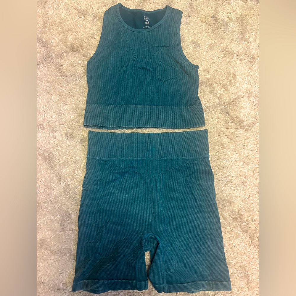 Green workout set